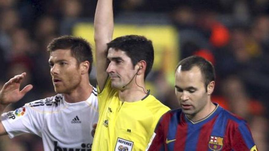 Undiano saca una tarjeta en un &#039;clasico&#039; de 2009.