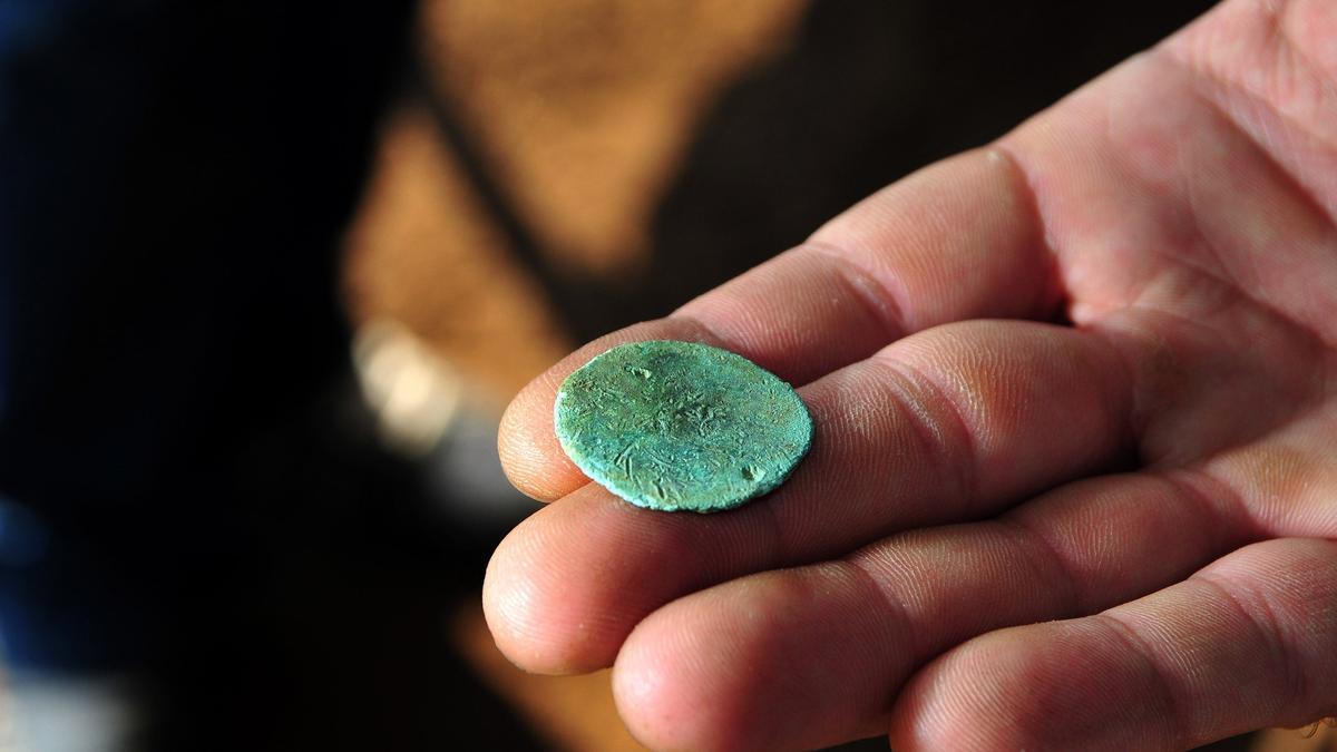 Monedas romanas localizadas en la croa del Monte do Castro