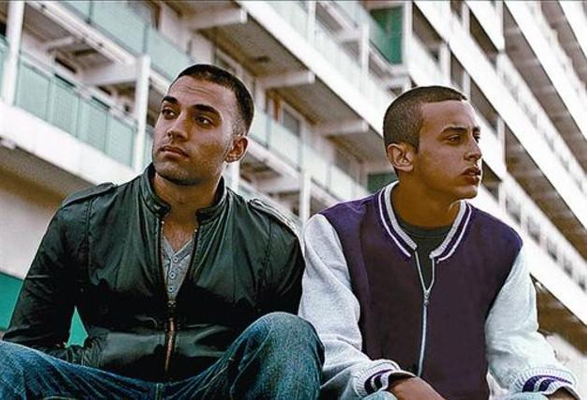 De dalt a baix, fotogrames de la pel·lícula inaugural ’Keep the lights’ (aquest vespre, a les 20.30 h), de la cinta belga ’North sea Texas’ (diumenge 8, 18.30) i del drama ’My brother the devil’ (dissabte, 7, 20.30). De dalt a baix, fotogrames de la pel·lícula inaugural ’Keep the lights’ (aquest vespre, a les 20.30 h), de la cinta belga ’North sea Texas’ (diumenge 8, 18.30) i del drama ’My brother the devil’ (dissabte, 7, 20.30).