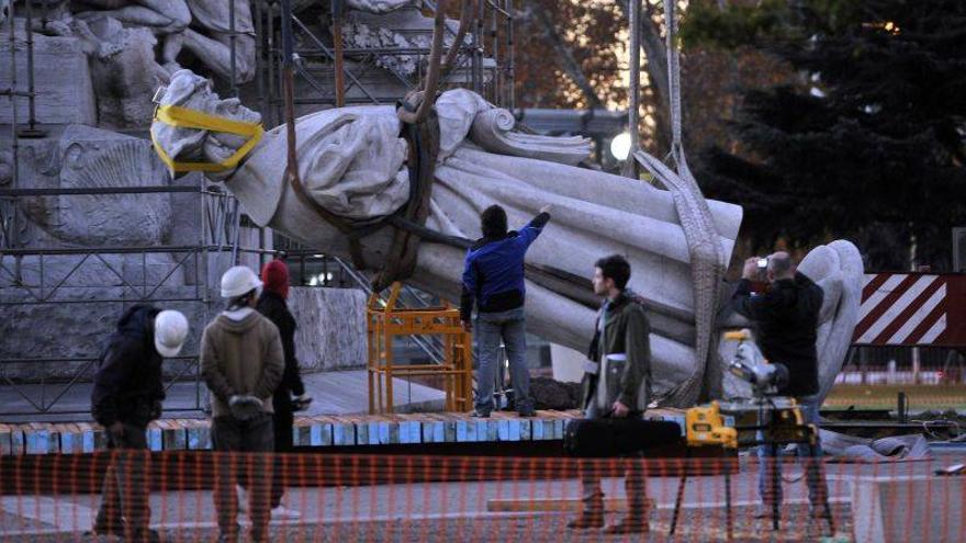 El Gobierno argentino retira la polémica estatua de Colón en Buenos Aires