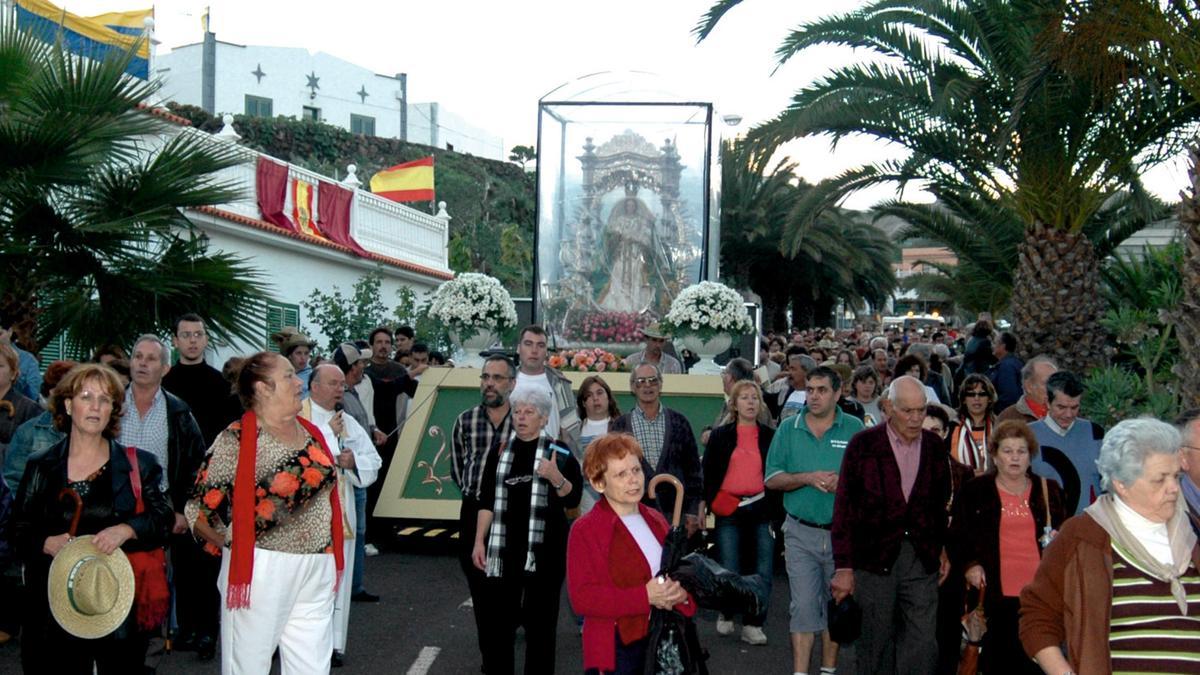 Una edición anterior de La Bajada de la Virgen de La Esperanza en La Guancha