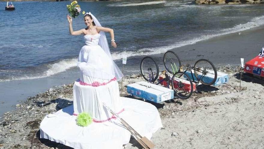 &#039;Minions&#039; y una novia con tarta entre las embarcaciones caseras en Suevos