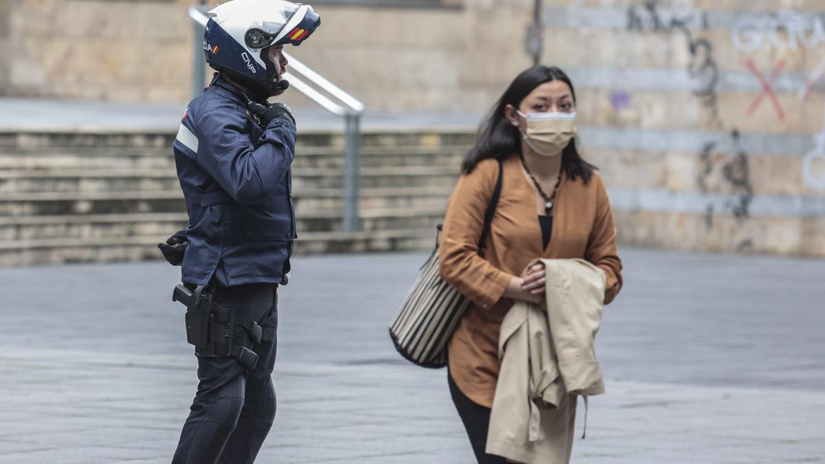 Amenaza de bomba en Oviedo: desalojan el Centro Cívico y acordonan la zona