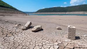 El embalse de Rialb, en la Noguera, se encuentra por debajo del 10% de su capacidad en el episodio de sequía que afecta a Catalunya. La Noguera, Lleida. 15 08 22