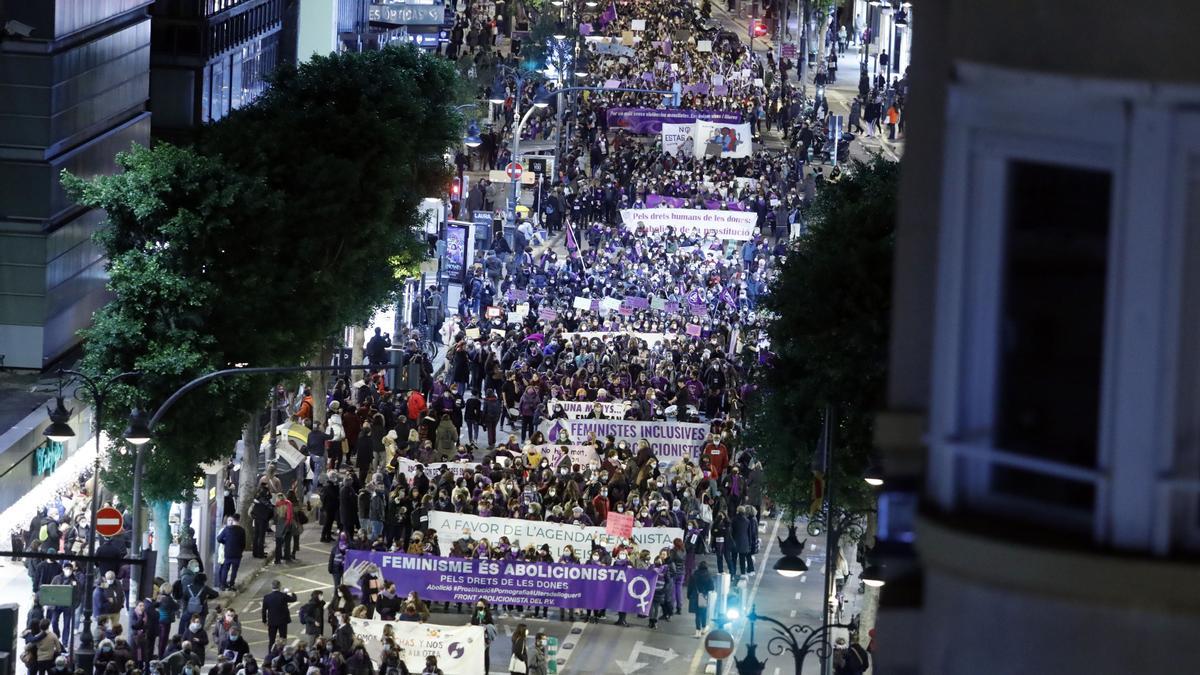 Manifestación del año pasado por las calles de València, con motivo del 25N.