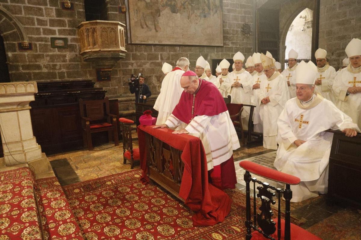 El nuevo arzobispo de València toma posesión en la catedral.