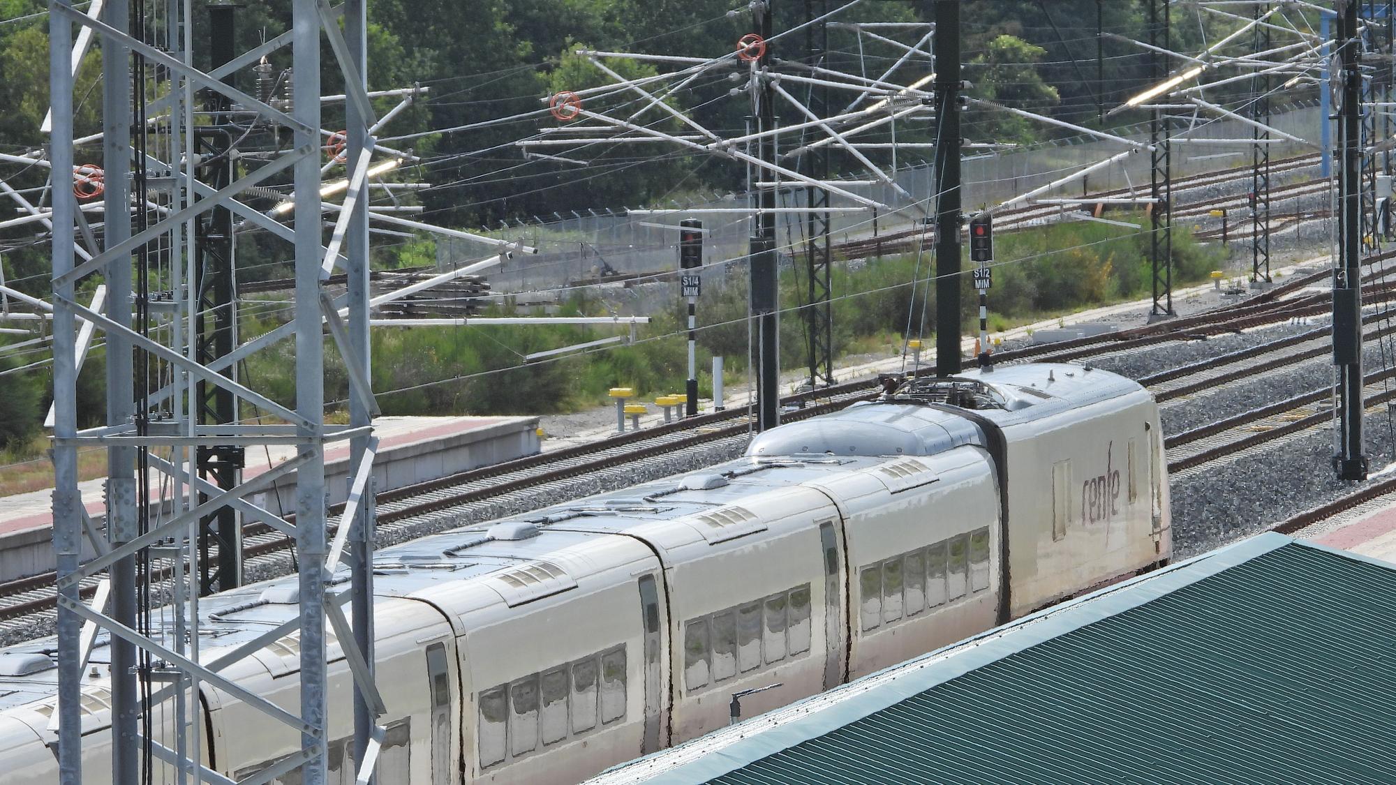 El Talgo Avril llega a Galicia para iniciar sus prueba