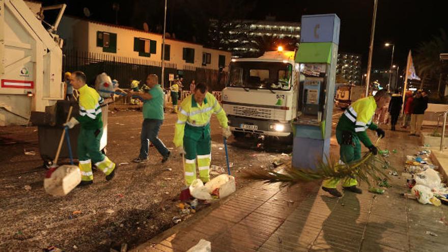 Maspalomas recupera su cara tras la cabalgata