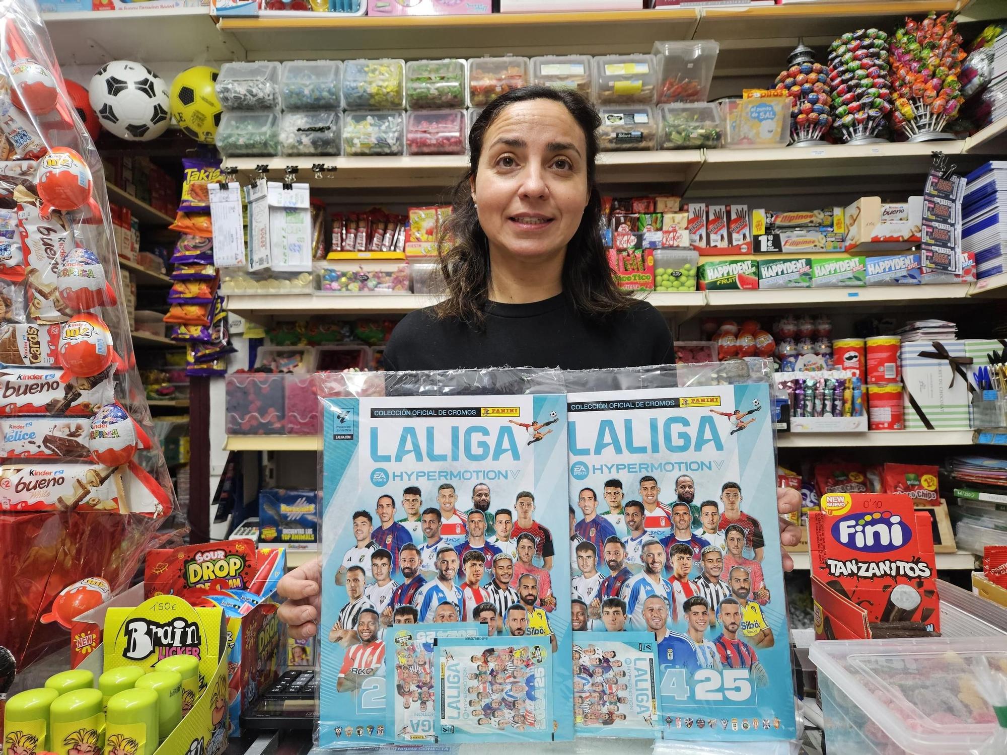 Así se vive en Asturias el boom del álbum de cromos de Segunda División