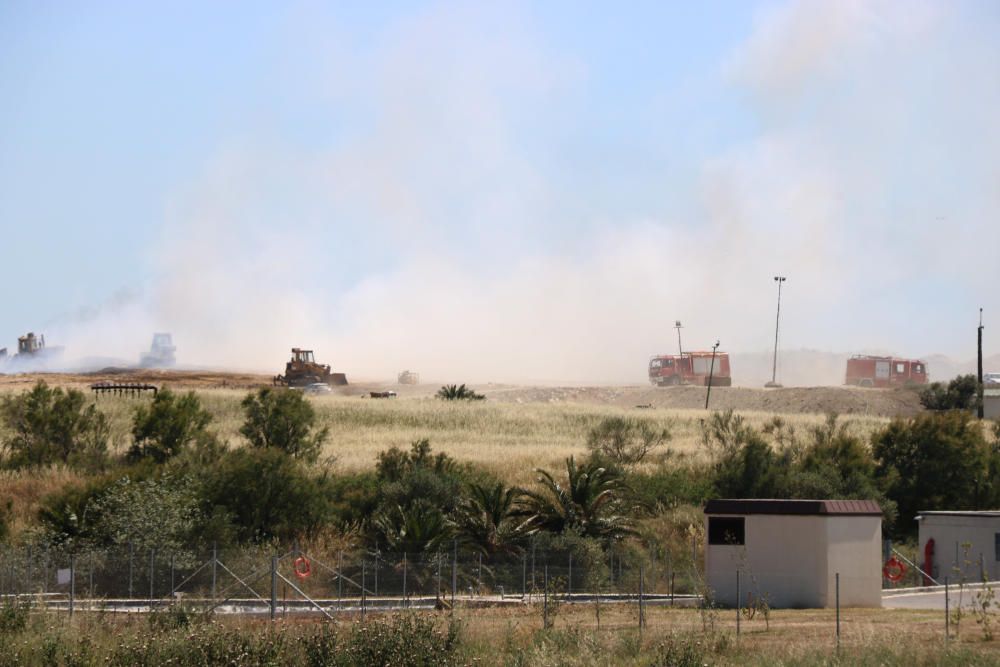 Incendi a l''abocador de Pedret i Marzà