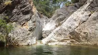 No todo es playa en Málaga: estos son los baños naturales de agua cristalina en los que puedes huir del calor este fin de semana