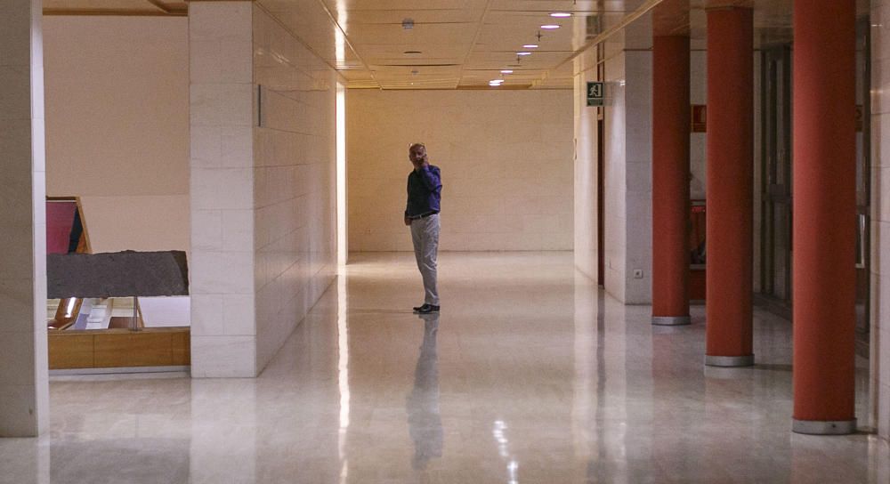 26/06/2016 ELECCIONES 2016 26J  rueda de prensa para analizar los resultados en el hotel escuela  de los miembros del psc psoe  JUlio Cruz acompañado de los candidatos entre ellos Francisco .Spínola que no ha conseguido al final la plaza en el congreso de diputados