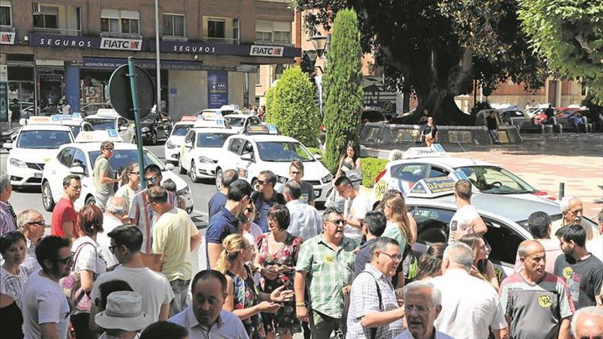 La huelga de examinadores merma la actividad de las autoescuelas