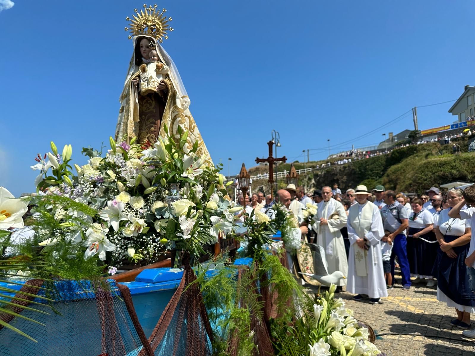 EN IMÁGENES: La procesión de la virgen del Carmen en Tapia de Casariego