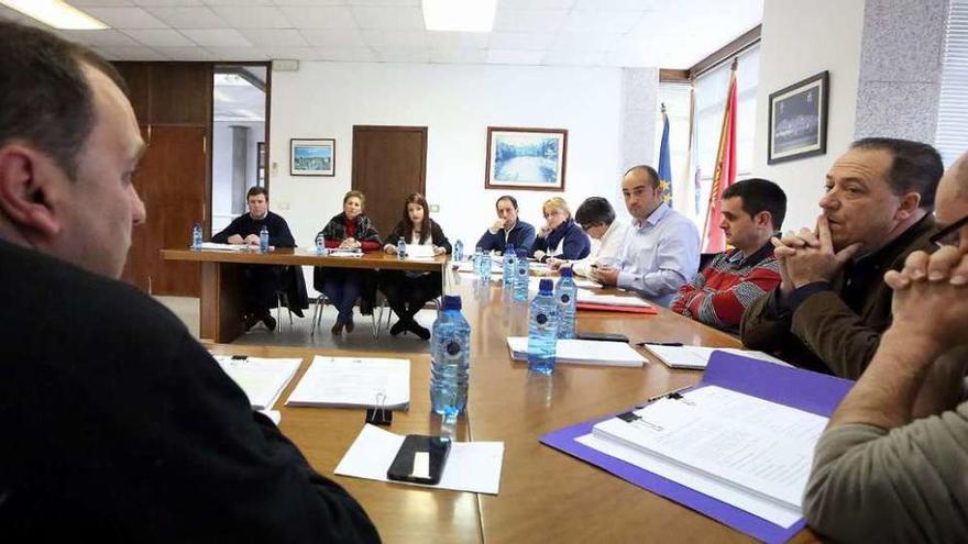 Un momento del pleno del pasado sábado, donde se tumbaron los presupuestos. // A. Hernández