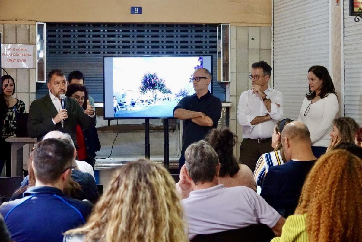 Reunión sobre la peatonalización del Mercado.
