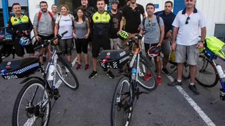 Trabajadores de las Atalayas reivindican un carril bici