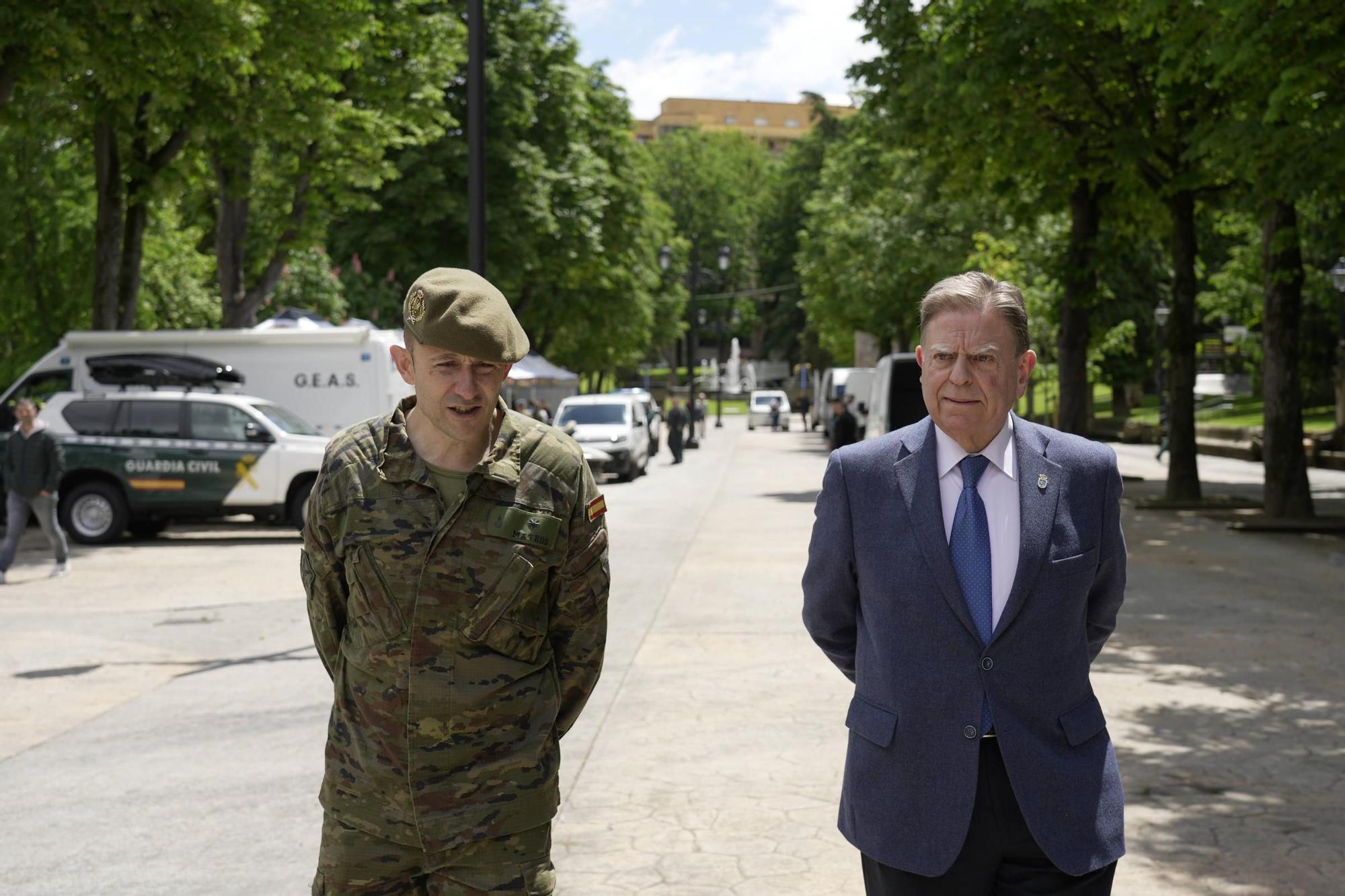 En imágenes | Prepatativos del Día de las Fuerzas Armadas en Oviedo