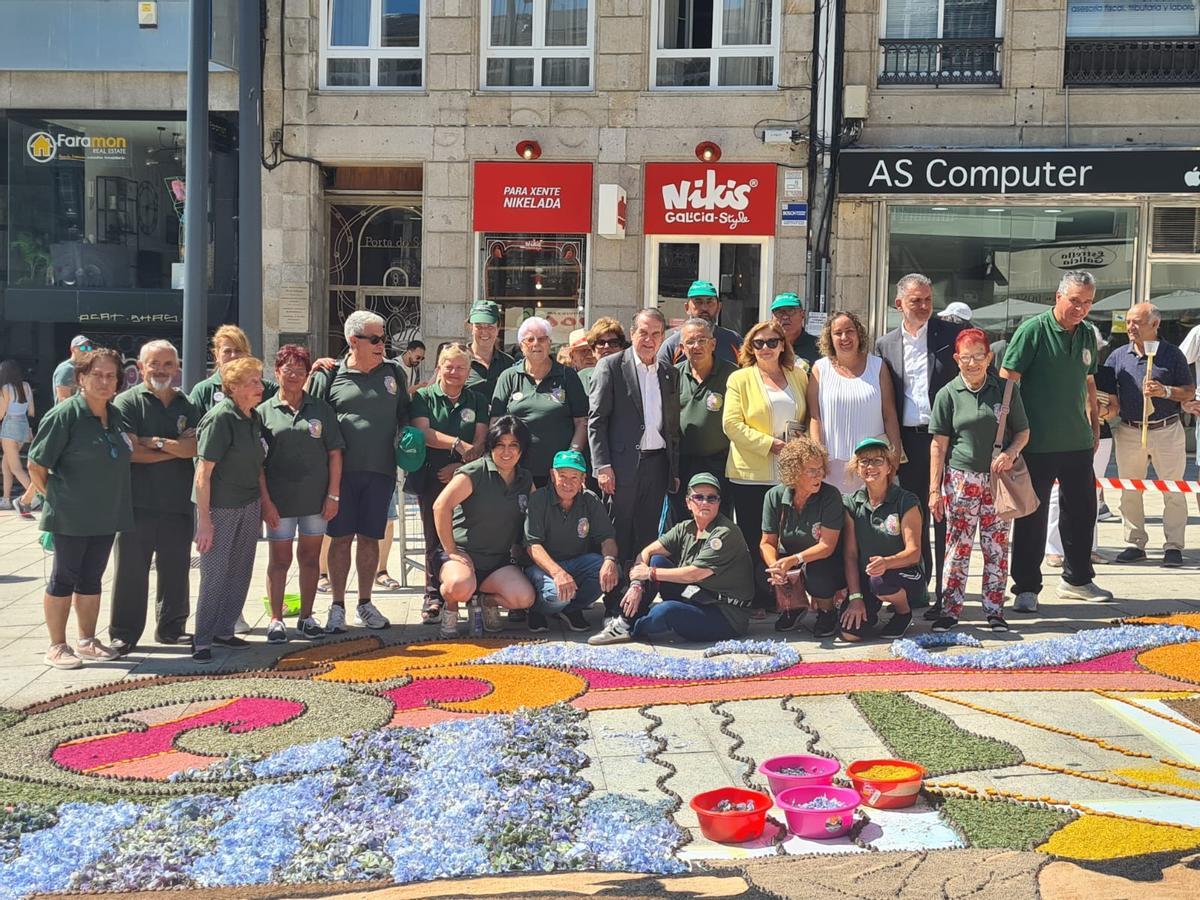 Abel Caballero con alfombristas