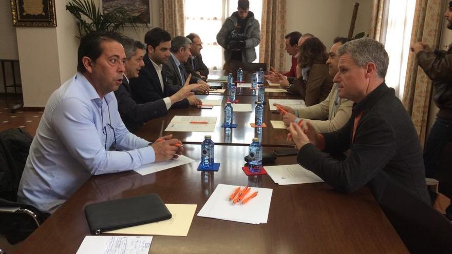 Alcaldes de l&#039;Horta y Camp de Turia piden a FGV mejoras en la Línea 2