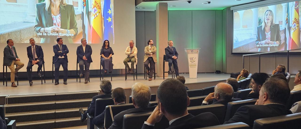 Un momento del Foro Ibérico Económico y Social celebrado este martes en Madrid.