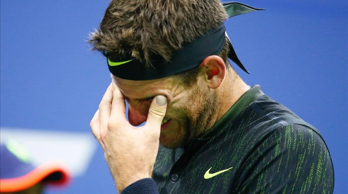 aguasch35427678 juan martin del potro of argentina reacts as the crowd shout160908143541