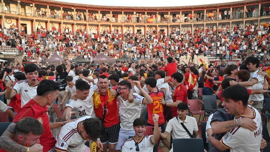 Fotogalería | Así vive Cáceres el España-Francia