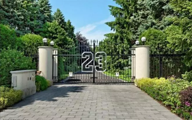 La espectacular mansión de Michael Jordan sigue en venta