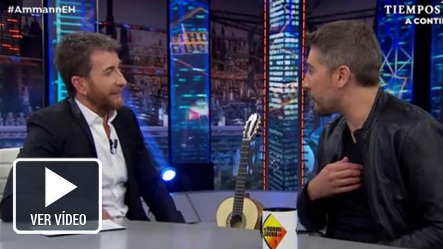 Alberto Ammann, con Pablo Motos en &#039;El Hormiguero&#039;.