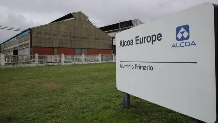 Los trabajadores denuncian que Alcoa introduce en España aluminio árabe