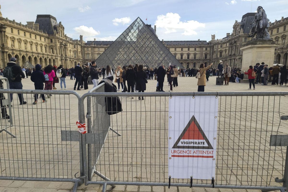 La policia indaga si l’atracament a París va ser un encàrrec des de l’estranger La policia indaga si l’atracament a París va ser un encàrrec des de l’estranger