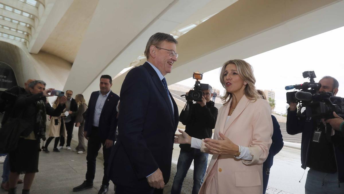 El jefe del Consell, Ximo Puig, recibe a la vicepresidenta del Gobierno, Yolanda Díaz, en València.