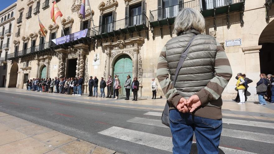 Condena unánime al 11M en el Ayuntamiento de Alicante