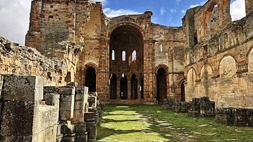 Ruinas del monasterio de Santa María de Moreruela.