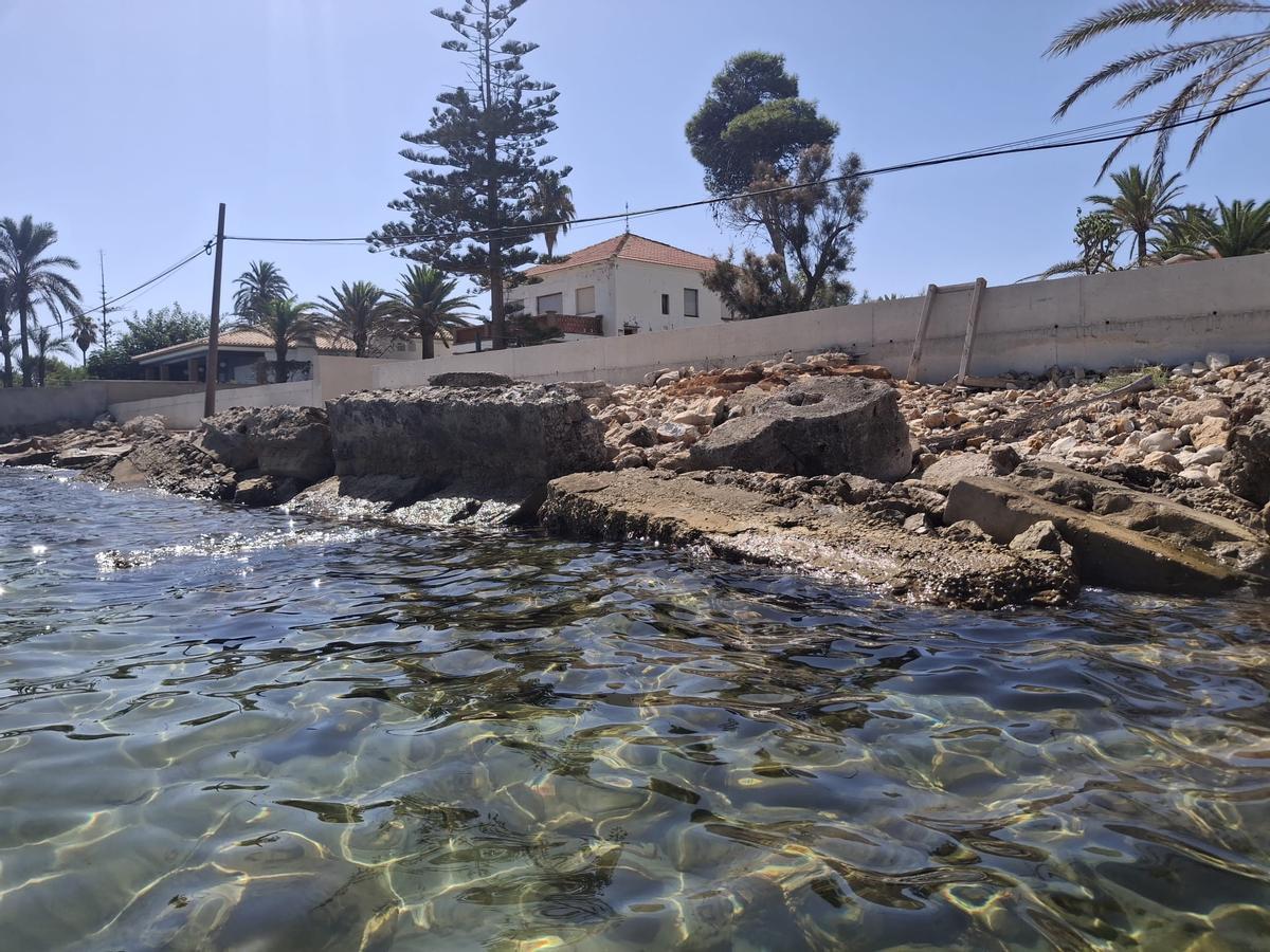 Zambullirse en una playa en ruinas en Dénia (imágenes) Zambullirse en una playa en ruinas en Dénia (imágenes)