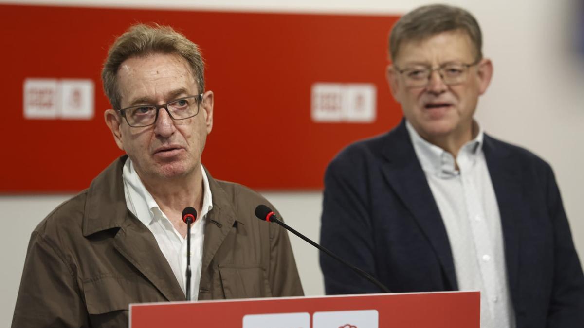 Miguel Mínguez y Ximo Puig comparecen en la sede del PSPV-PSOE.