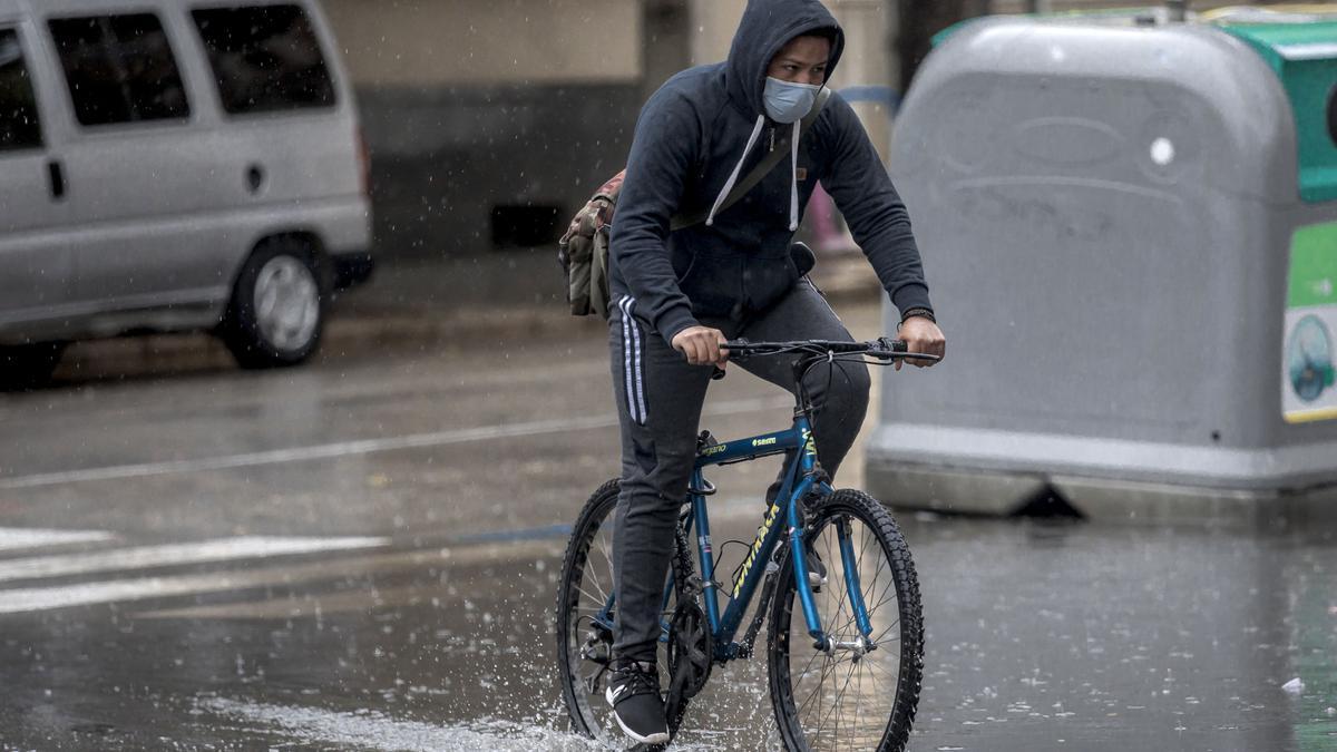 Alerta naranja por las fuertes lluvias en Mallorca