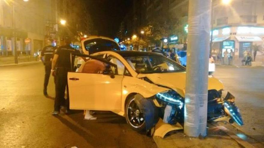 Tres jóvenes heridos al chocar un coche y una motocicleta