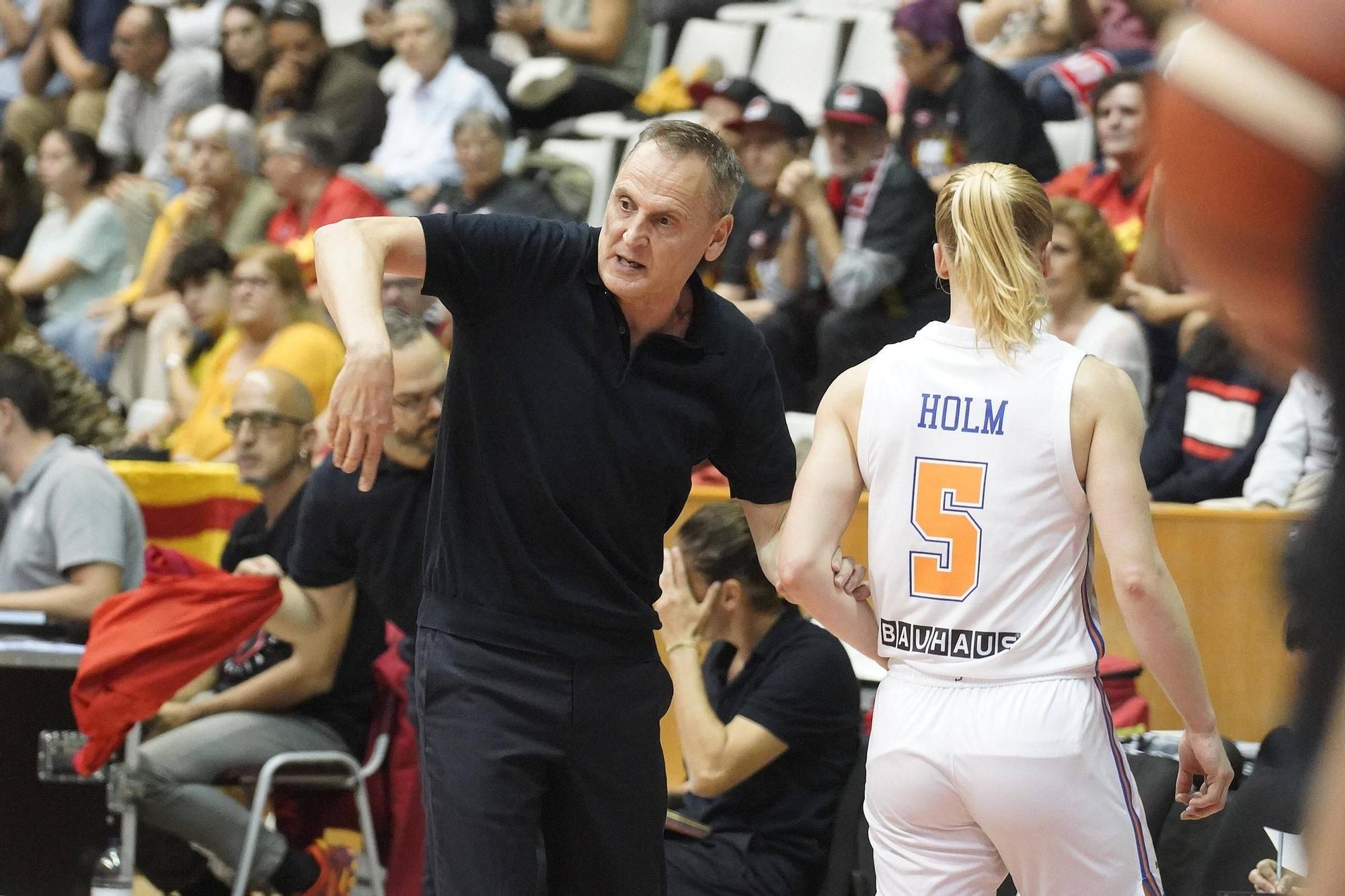 Exhibició de l'Spar Girona a l'Eurolliga contra el Bourges (92-62)