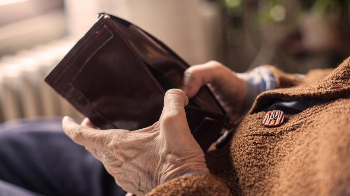 Subsidio para mayores de 52 años: cuándo se cobra la ayuda