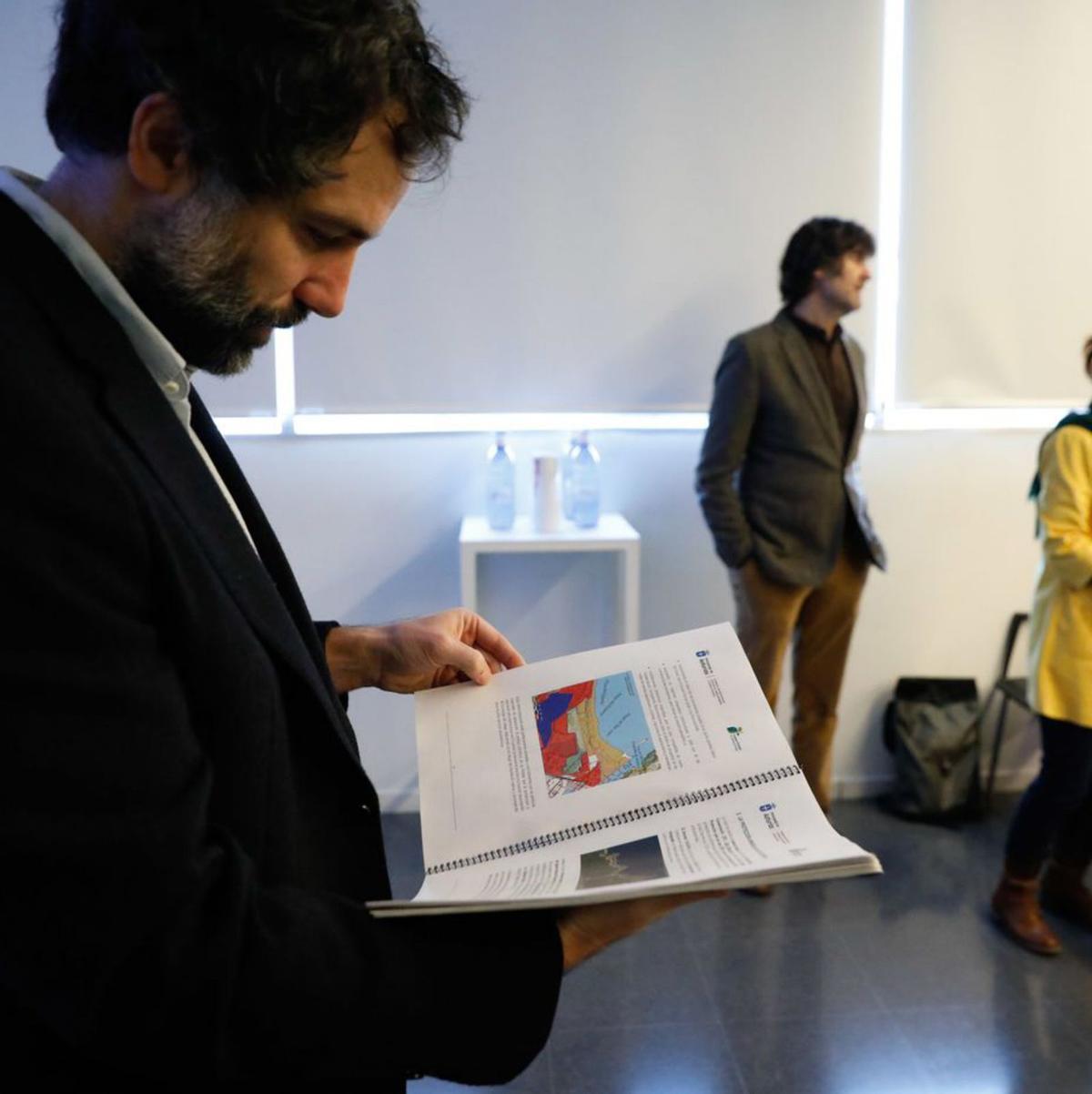 Juan Capeans, representante del pacto eurooeo de los alcaldes para el clima de la UE, ayer, en el Valey. | M. V.