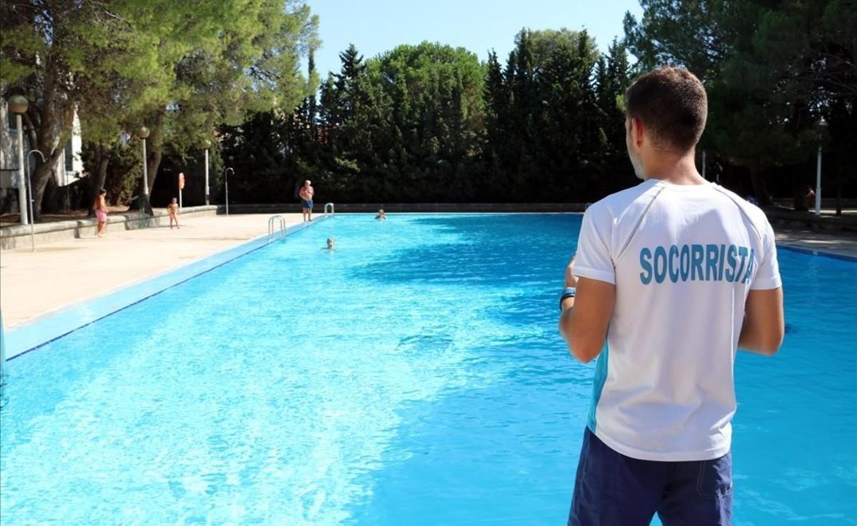 Imagen de archivo de una piscina municipal. 