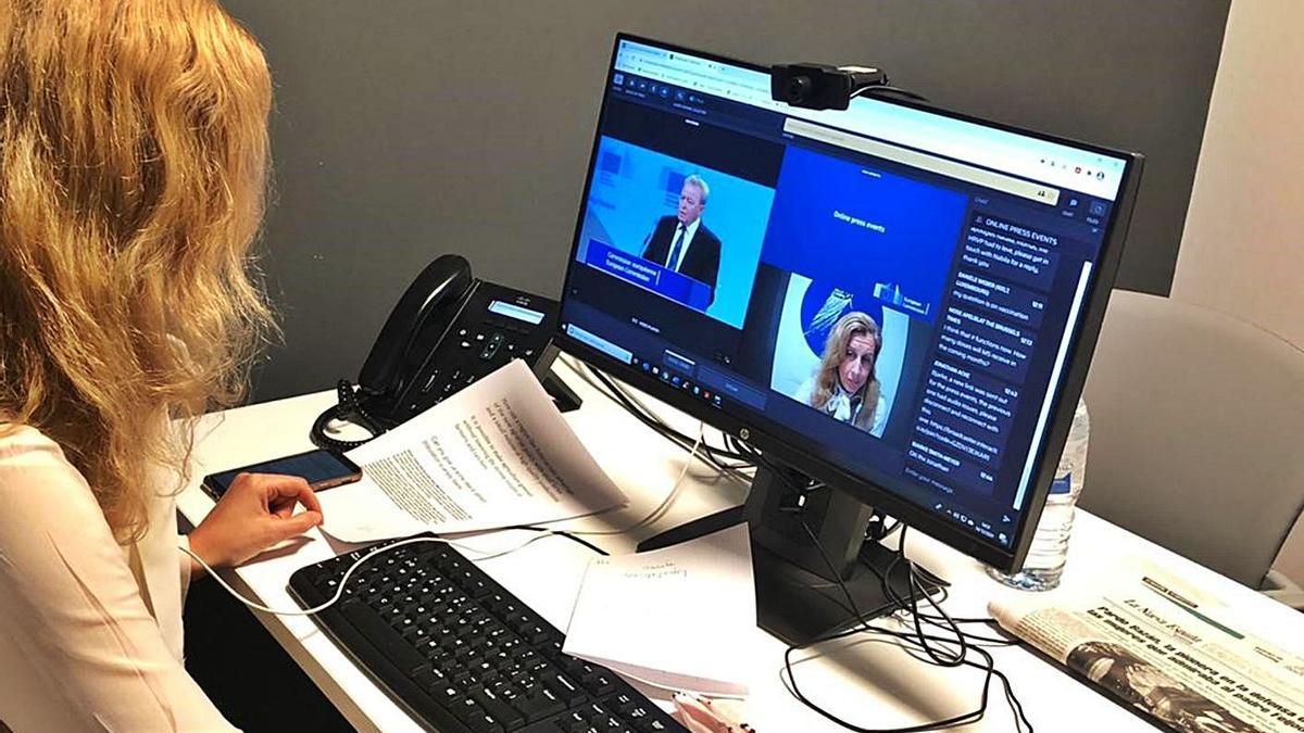 El comisario Janusz Wojciechowski, durante la rueda de prensa en la que participó LA NUEVA ESPAÑA.