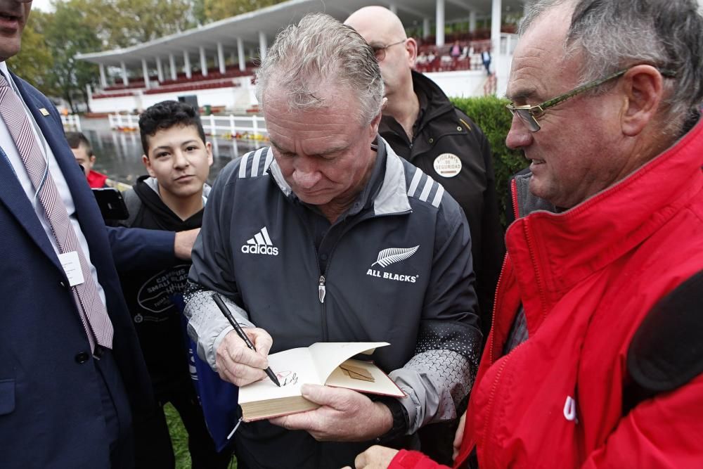 Los All Blacks dirigen un entrenamiento con alumnos en Gijón