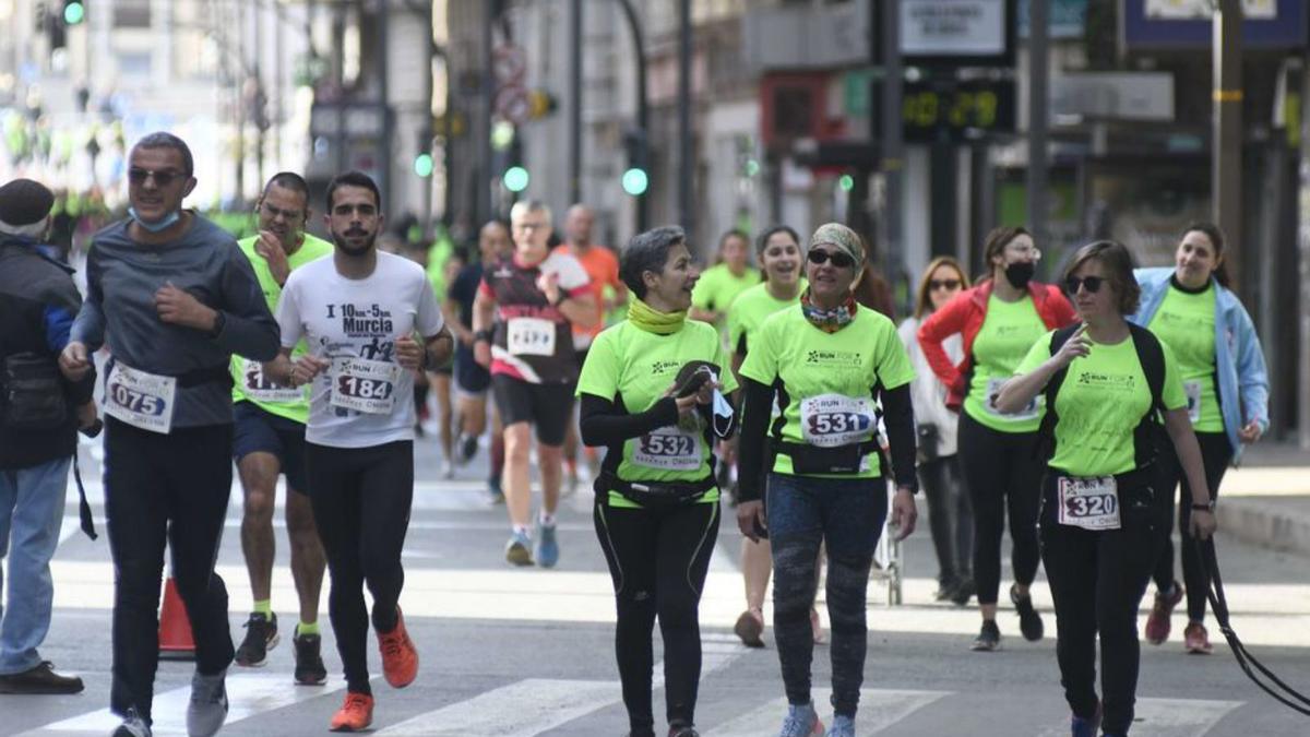 Varios participantes en la Run for Parkinsons. | ISRAEL SÁNCHEZ