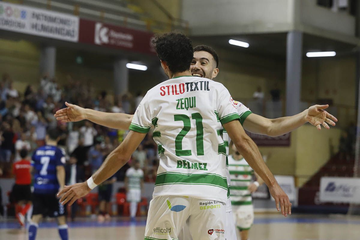 Las imágenes del derbi entre el Córdoba Futsal y el Betis en Vista Alegre