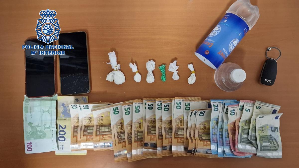 Cocaína y dinero en metálico intervenidos a una pareja en Santa Cruz de Tenerife.