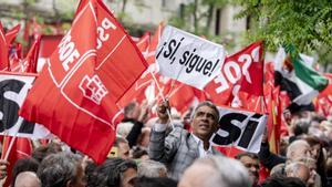 El PSOE escenifica un últim i massiu intent perquè Sánchez no dimiteixi