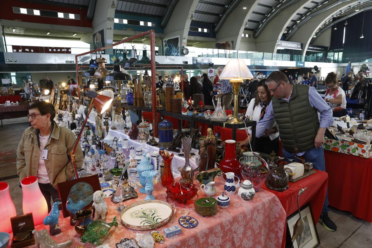 La inauguración de la feria de antigüedades en el pabellón de La Magdalena