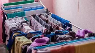 Adiós a la secadora: el método japonés para secar la ropa dentro de la casa